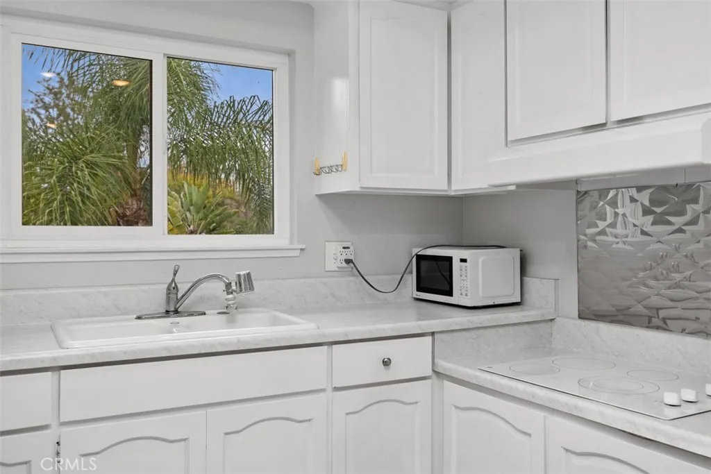 922 Avenida Majorca N, Laguna Woods, California 92637 home-pic-20