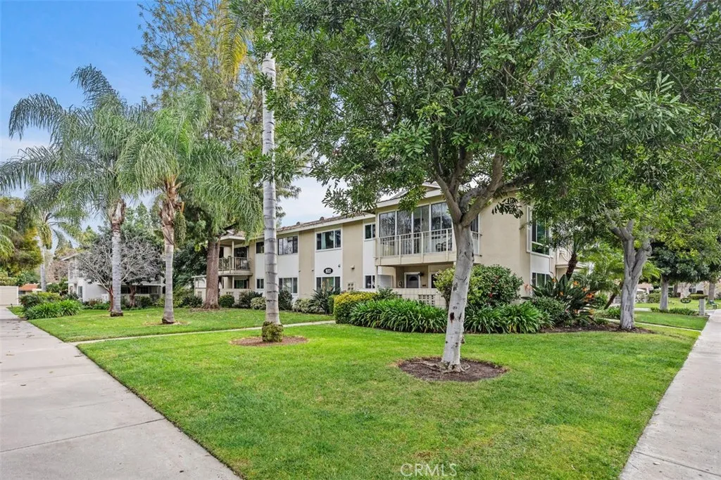 922 Avenida Majorca N, Laguna Woods, California 92637 home-pic-8
