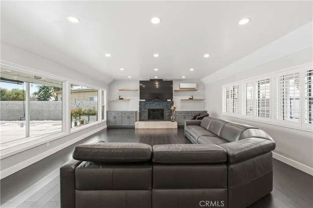 12232 Truesdale, Sun Valley, California 91352 home-pic-4