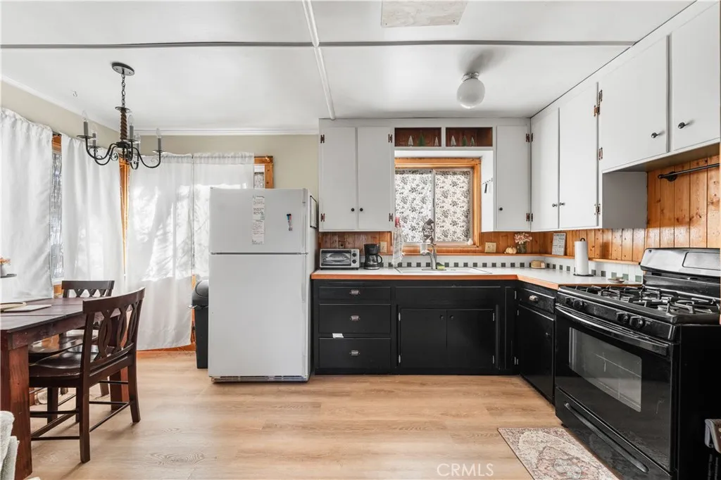314 Victoria, Big Bear, California 92386 home-pic-12