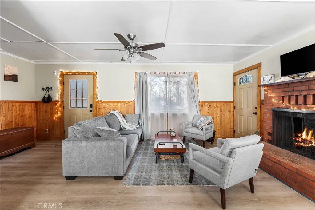 314 Victoria, Big Bear, California 92386 home-pic-10
