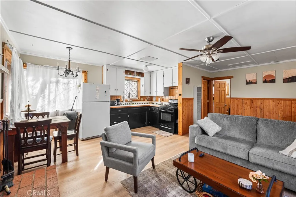 314 Victoria, Big Bear, California 92386 home-pic-11