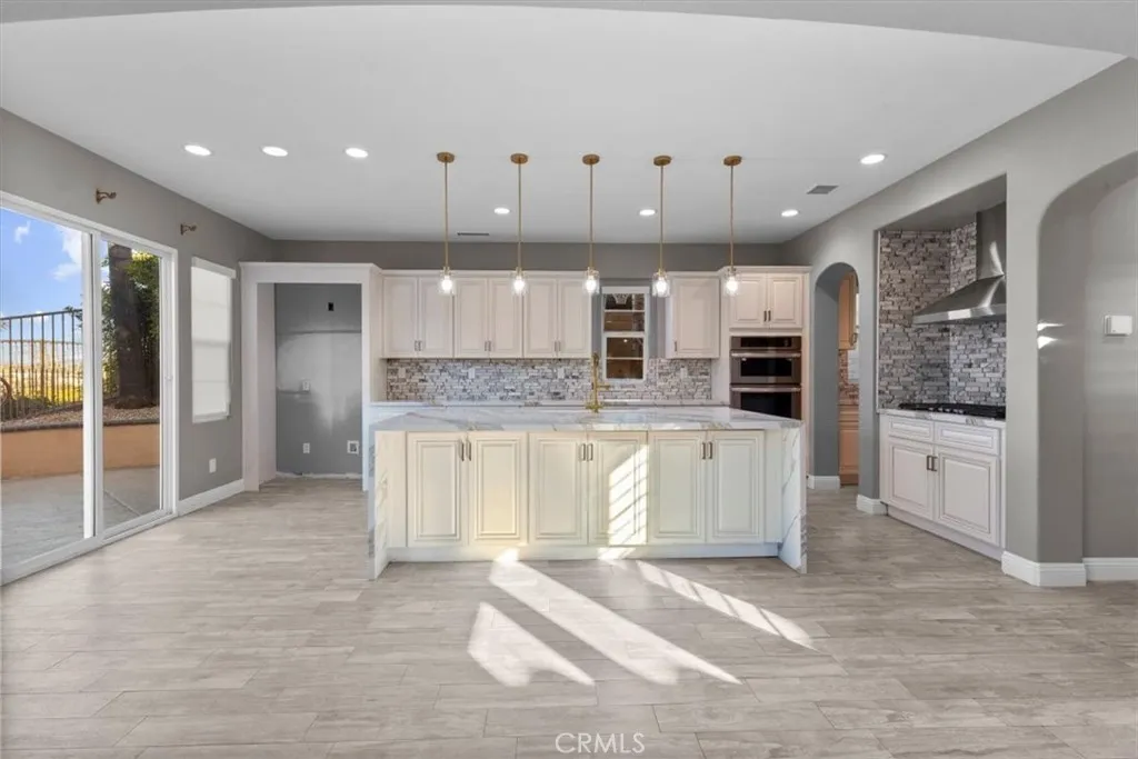 4332 Cantada, Corona, California 92883 home-pic-27