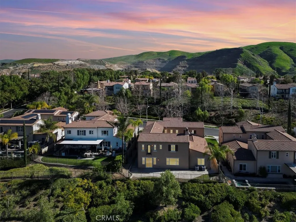 4332 Cantada, Corona, California 92883 home-pic-3