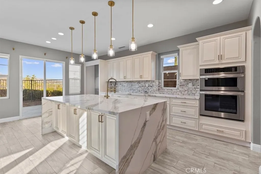 4332 Cantada, Corona, California 92883 home-pic-22