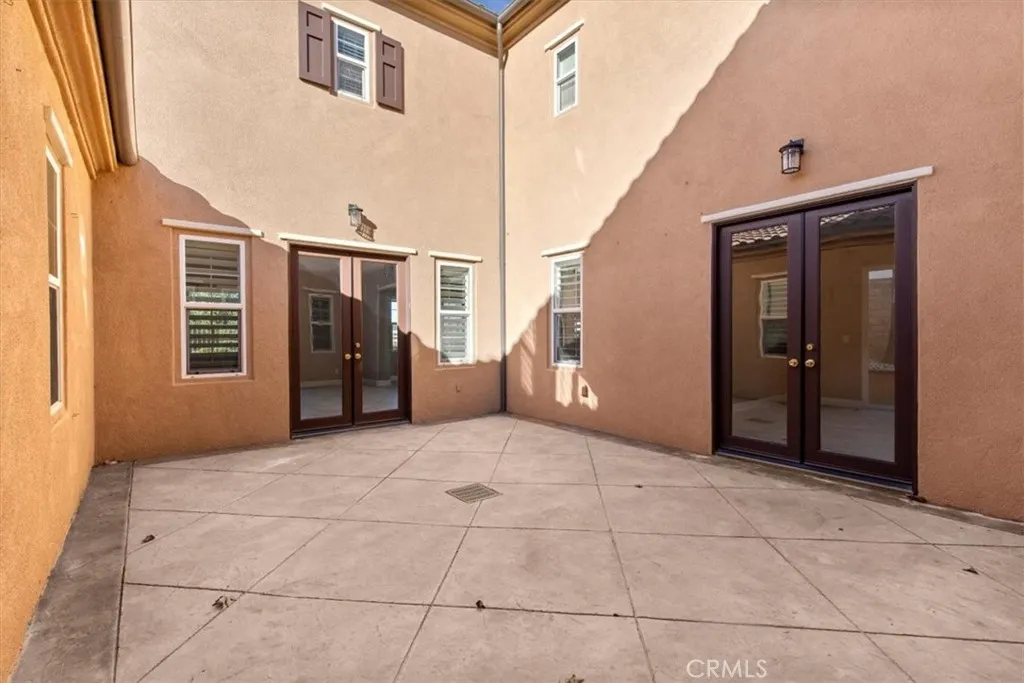 4332 Cantada, Corona, California 92883 home-pic-9