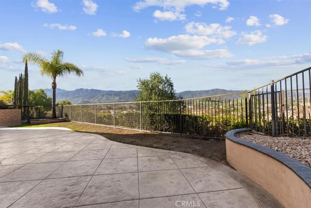 4332 Cantada, Corona, California 92883 home-pic-12