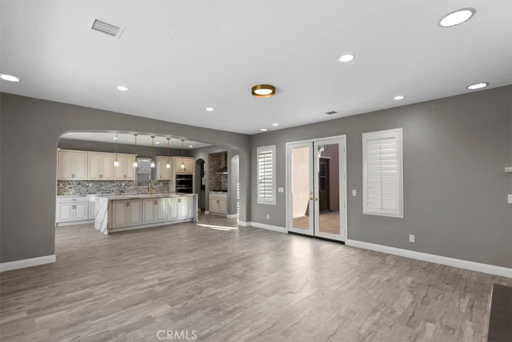 4332 Cantada, Corona, California 92883 home-pic-32