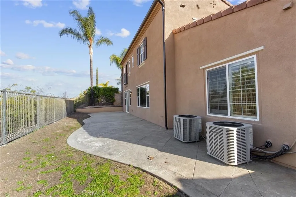 4332 Cantada, Corona, California 92883 home-pic-11