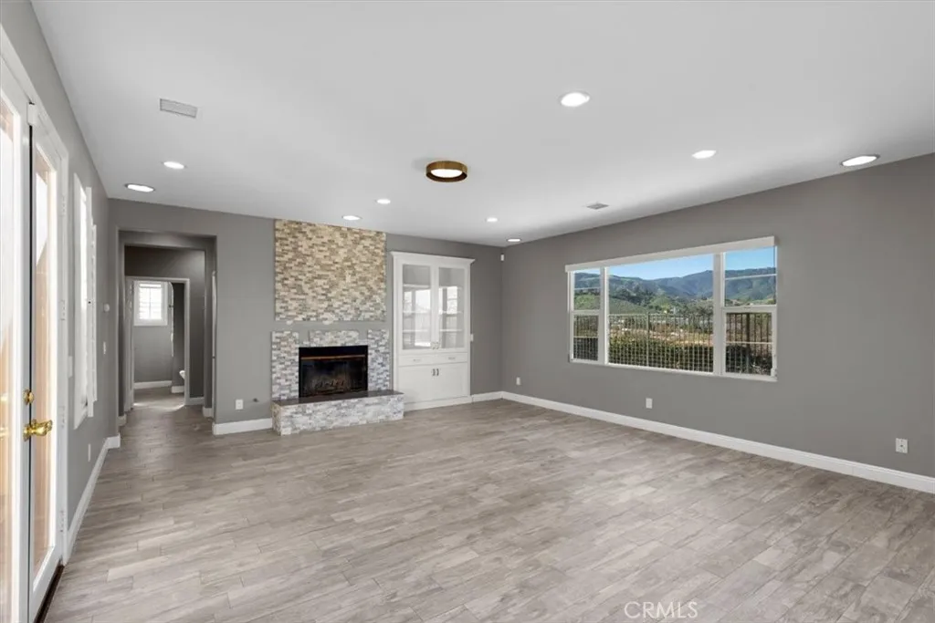 4332 Cantada, Corona, California 92883 home-pic-29