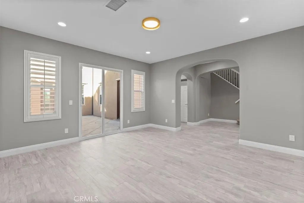 4332 Cantada, Corona, California 92883 home-pic-16