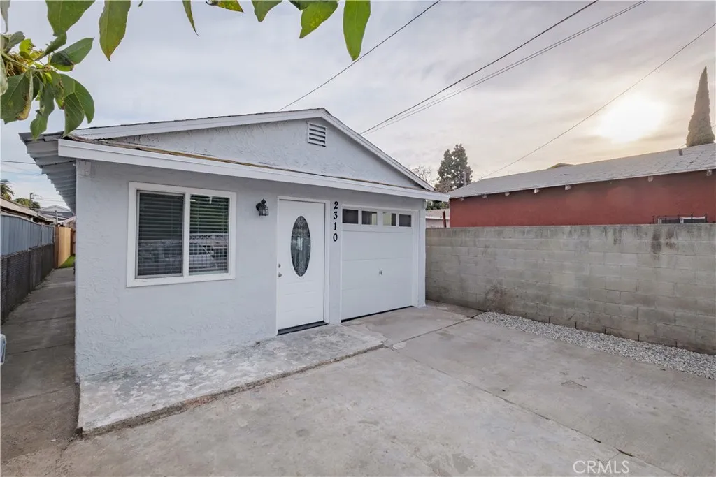 2310 E Stockwell St, Compton, California 90222 home-pic-21