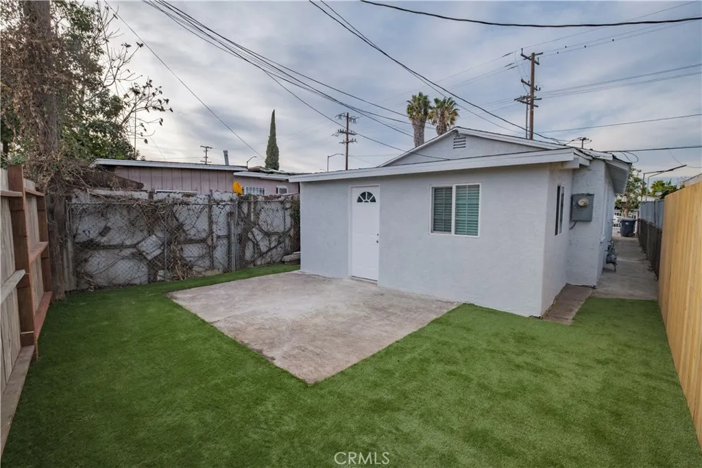 2310 E Stockwell St, Compton, California 90222 home-pic-20