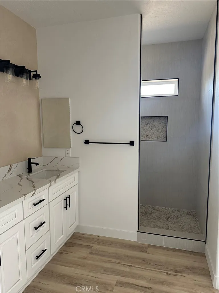 16353 Smokethorn Road, Apple Valley, California 92307 home-pic-26