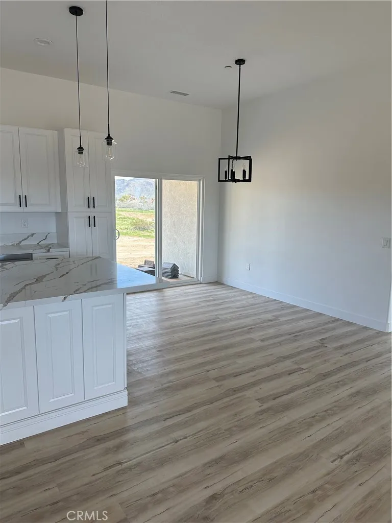 16353 Smokethorn Road, Apple Valley, California 92307 home-pic-29