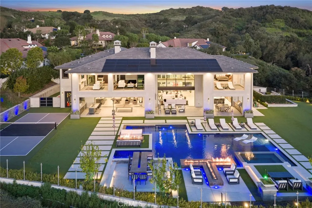 11 Thurston Drive, Trabuco Canyon, California 92679 home-pic-1