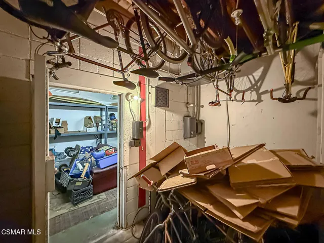 iShop Garage Space10