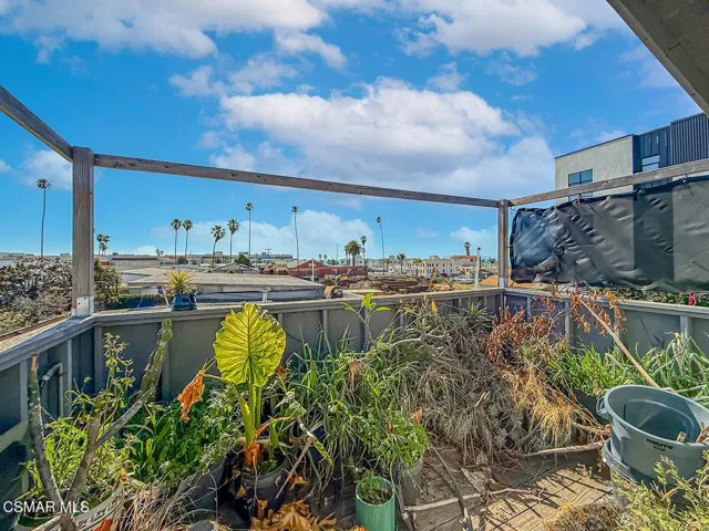 hLoft Bedroom and Balcony6