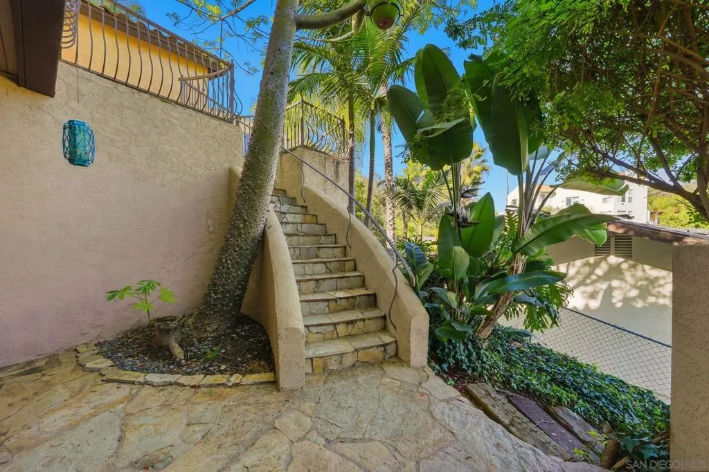 9610 Vista Del Sol, Spring Valley, California 91977 home-pic-60