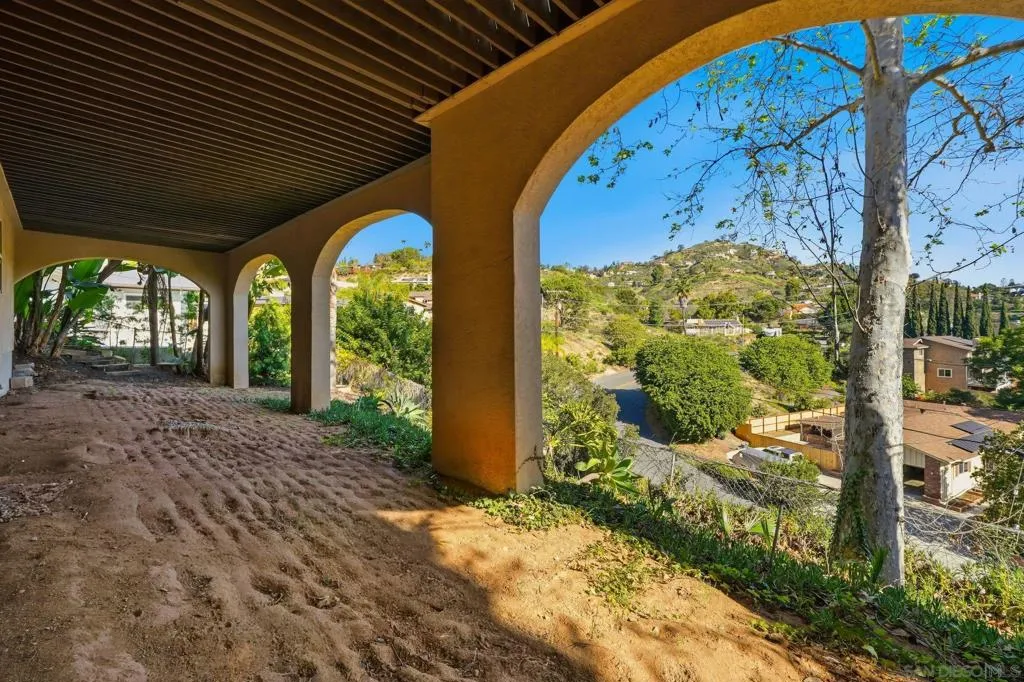 9610 Vista Del Sol, Spring Valley, California 91977 home-pic-62