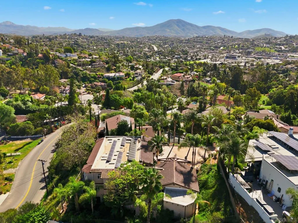 9610 Vista Del Sol, Spring Valley, California 91977 home-pic-70