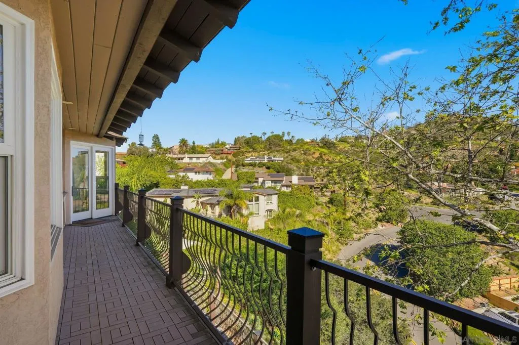 9610 Vista Del Sol, Spring Valley, California 91977 home-pic-24