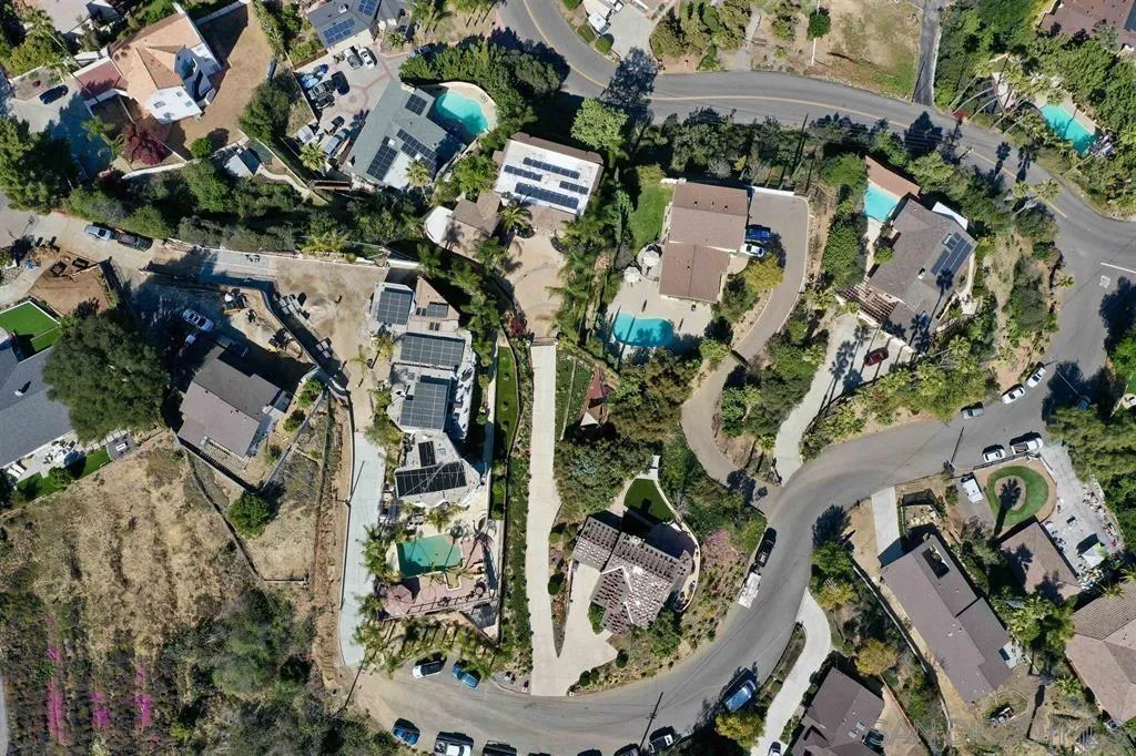 9610 Vista Del Sol, Spring Valley, California 91977 home-pic-74