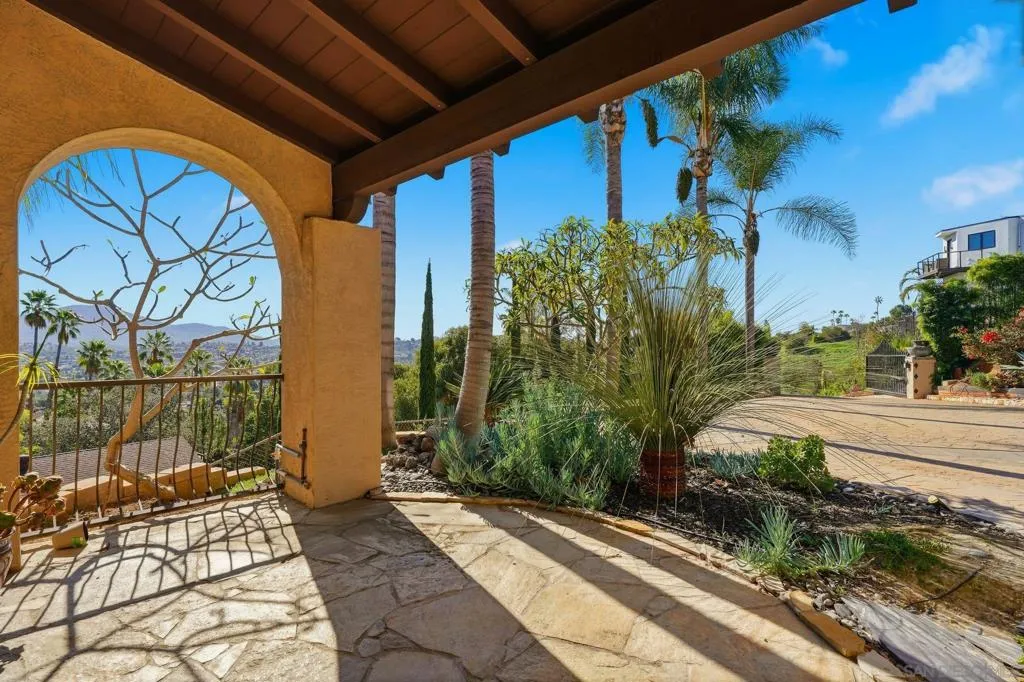 9610 Vista Del Sol, Spring Valley, California 91977 home-pic-64