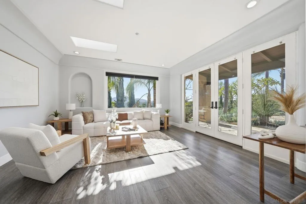 9610 Vista Del Sol, Spring Valley, California 91977 home-pic-7