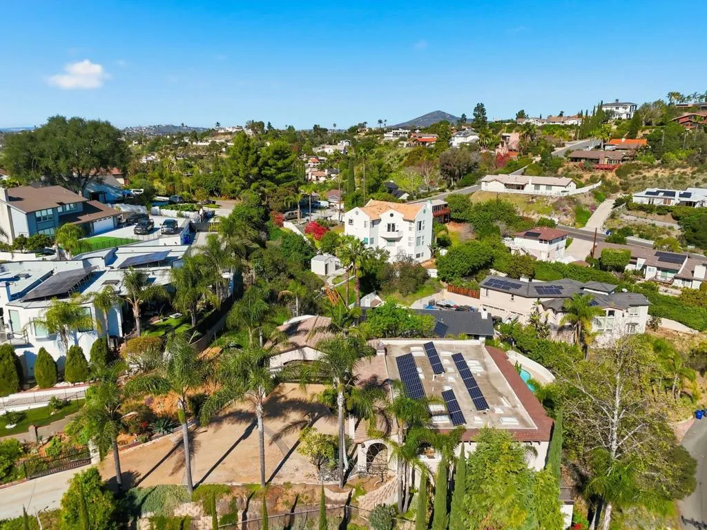 9610 Vista Del Sol, Spring Valley, California 91977 home-pic-72