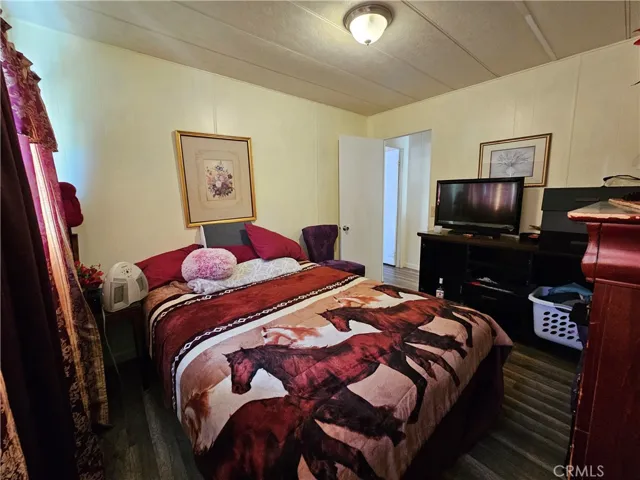 Guest bedroom