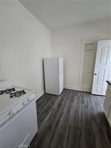 551 W 10th Street 3, Long Beach, California 90813