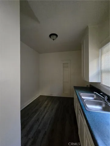 551 W 10th Street 3, Long Beach, California 90813