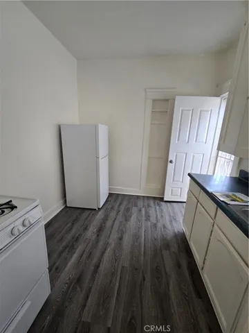 551 W 10th Street 3, Long Beach, California 90813