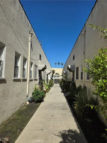 551 W 10th Street 3, Long Beach, California 90813