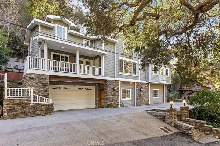 5 Bed/4 Bath Custom Cyn Home. Apartment on lower level