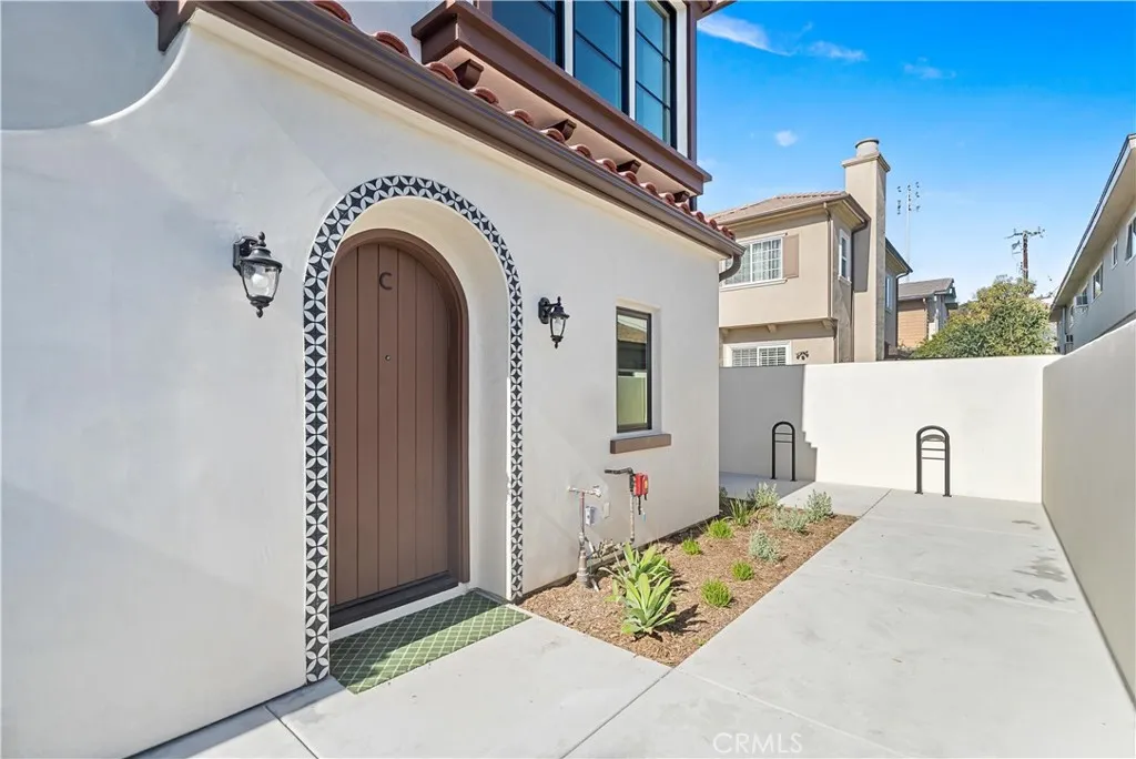 200 S 2nd Avenue C, Arcadia, California 91006 home-pic-1