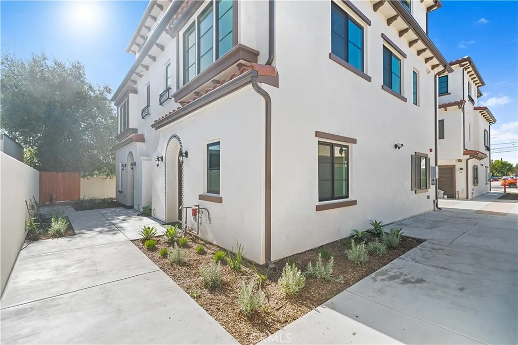 200 S 2nd Avenue C, Arcadia, California 91006 home-pic-2