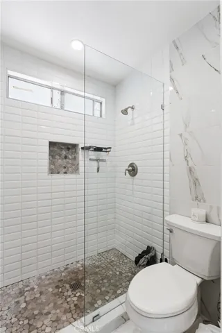 Shower in the primary.