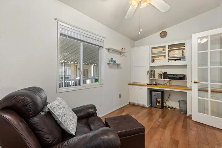 Den/office/hobby room