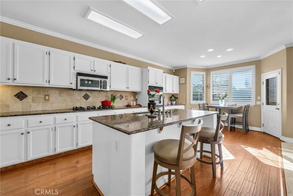 14037 Hollywood Ave, Eastvale, California 92880 home-pic-15