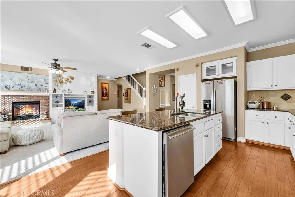 14037 Hollywood Ave, Eastvale, California 92880 home-pic-13