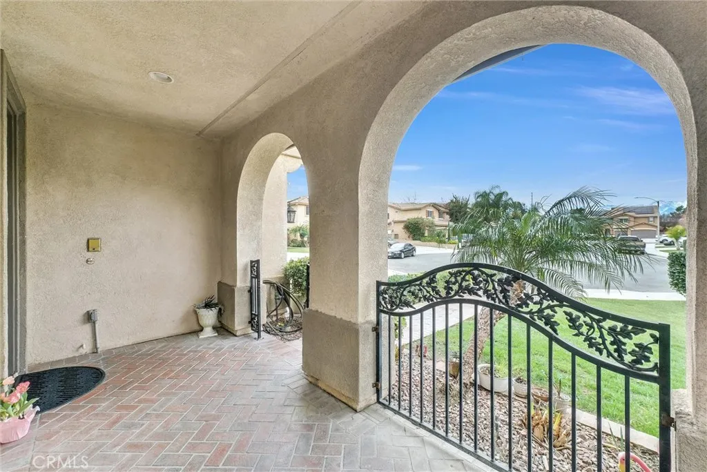 14037 Hollywood Ave, Eastvale, California 92880 home-pic-4