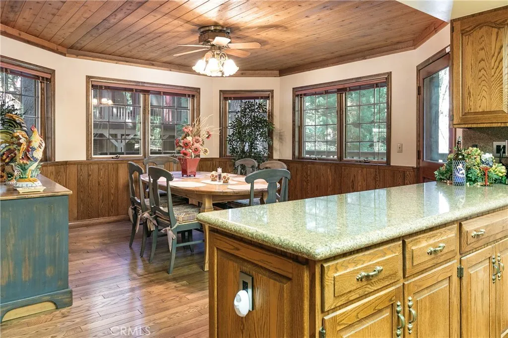 27421 Cedarwood Drive, Lake Arrowhead, California 92352 home-pic-33
