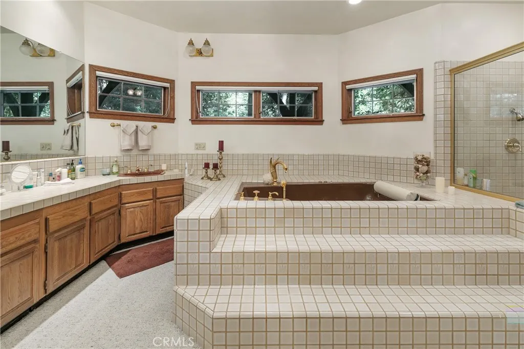 27421 Cedarwood Drive, Lake Arrowhead, California 92352 home-pic-17