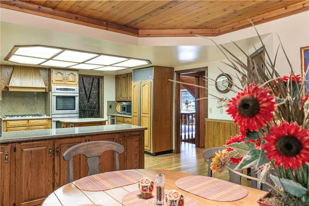 27421 Cedarwood Drive, Lake Arrowhead, California 92352 home-pic-35