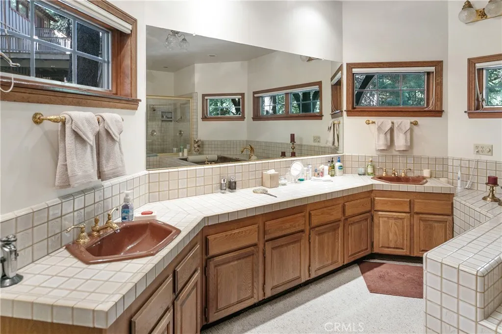27421 Cedarwood Drive, Lake Arrowhead, California 92352 home-pic-18