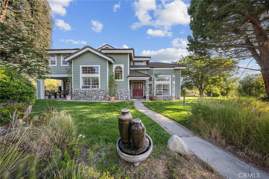 36350 Calle Poco, Temecula, California 92592 home-pic-1