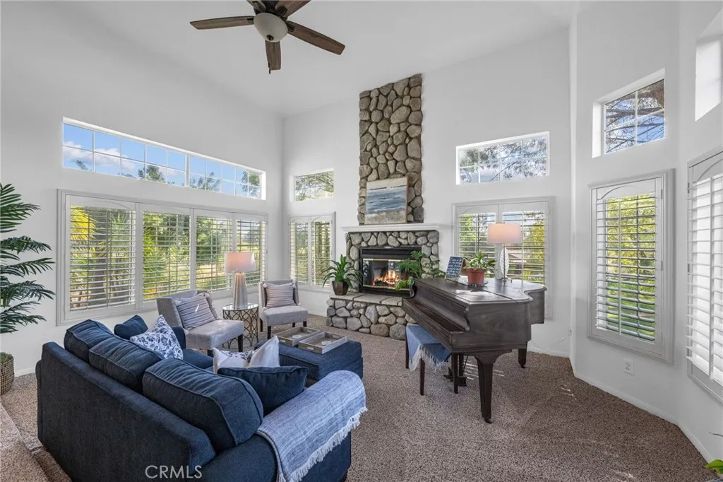 36350 Calle Poco, Temecula, California 92592 home-pic-17