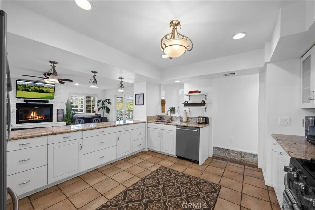 36350 Calle Poco, Temecula, California 92592 home-pic-30